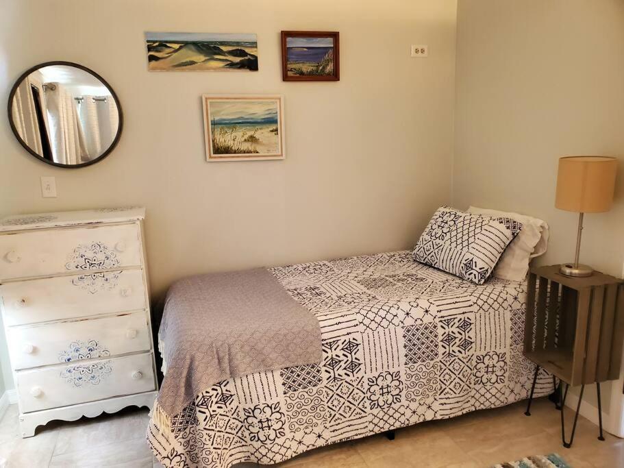 3 Bed, 2 Bath, Waterfront, Dock, Large Driveway Villa Таварес Екстериор снимка