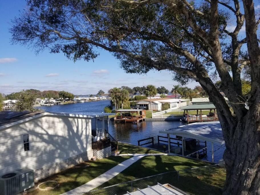 3 Bed, 2 Bath, Waterfront, Dock, Large Driveway Villa Таварес Екстериор снимка